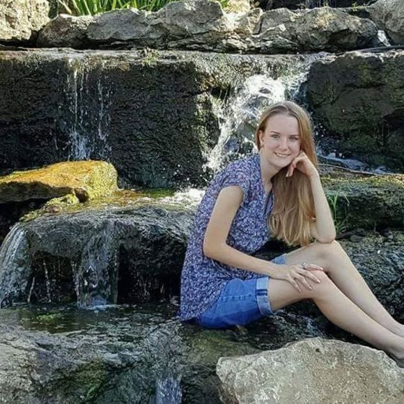 Meet your Posher, Monica - Picture 1 of 1